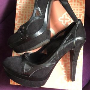 Black Gianni Bini Platform heels